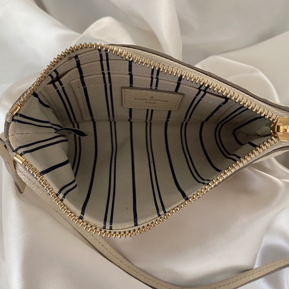 🕊SOLD🕊 LOUIS VUITTON EMPREINTE CITADINE POCHETTE - Picture 10 of 16